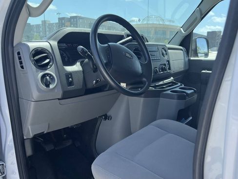 Used 2014 Ford E-250 and Econoline 250 w/ Power Group RWD image 11