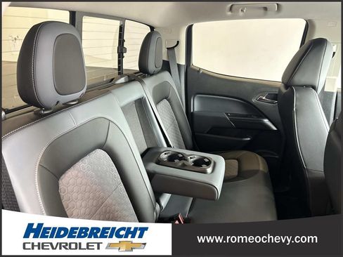 Used 2022 Chevrolet Colorado Z71 AWD/4WD image 32