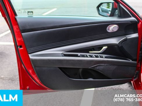 Used 2024 Hyundai Elantra SEL FWD image 34