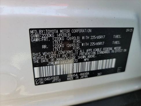 Used 2025 Toyota RAV4 LE AWD/4WD image 25