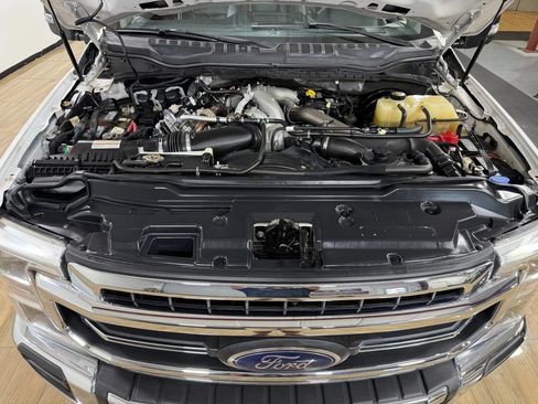 Used 2021 Ford F350 Lariat w/ Lariat Ultimate Package AWD/4WD image 10