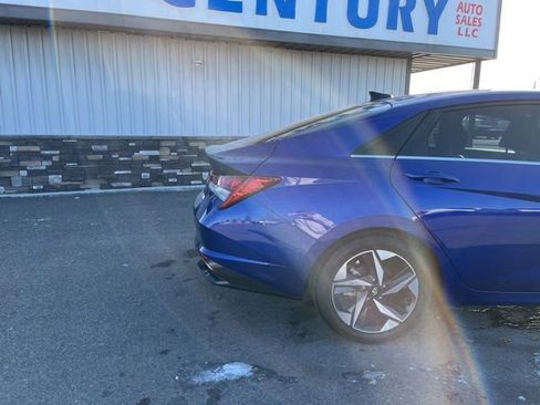 Used 2023 Hyundai Elantra Limited FWD image 14