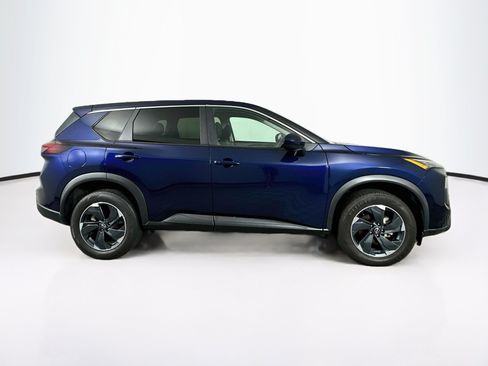 Used 2024 Nissan Rogue SV AWD/4WD image 10