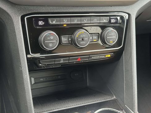 Used 2022 Volkswagen Atlas Cross Sport SE w/ Panoramic Sunroof Package image 19