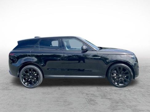 Used 2024 Land Rover Range Rover Sport SE AWD/4WD image 4