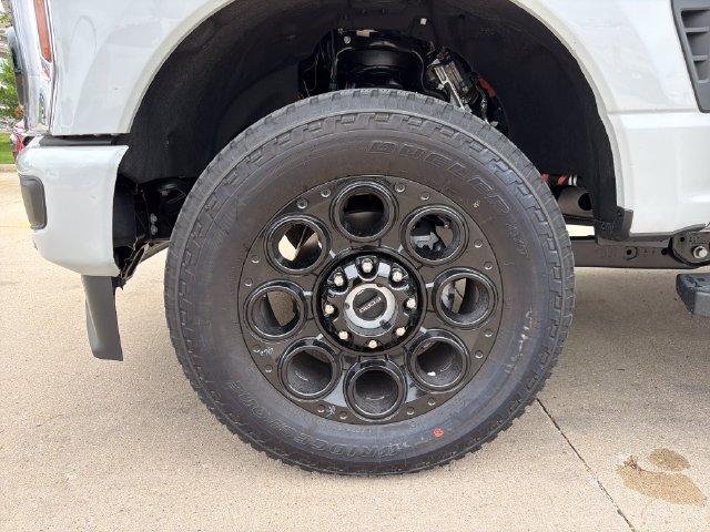 New 2026 Ford F350 Lariat w/ Black Appearance Package AWD/4WD image 12