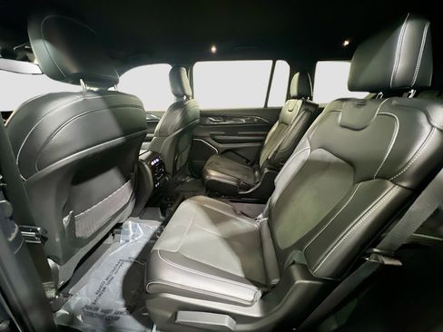 Used 2022 Jeep Grand Cherokee L Laredo RWD image 16