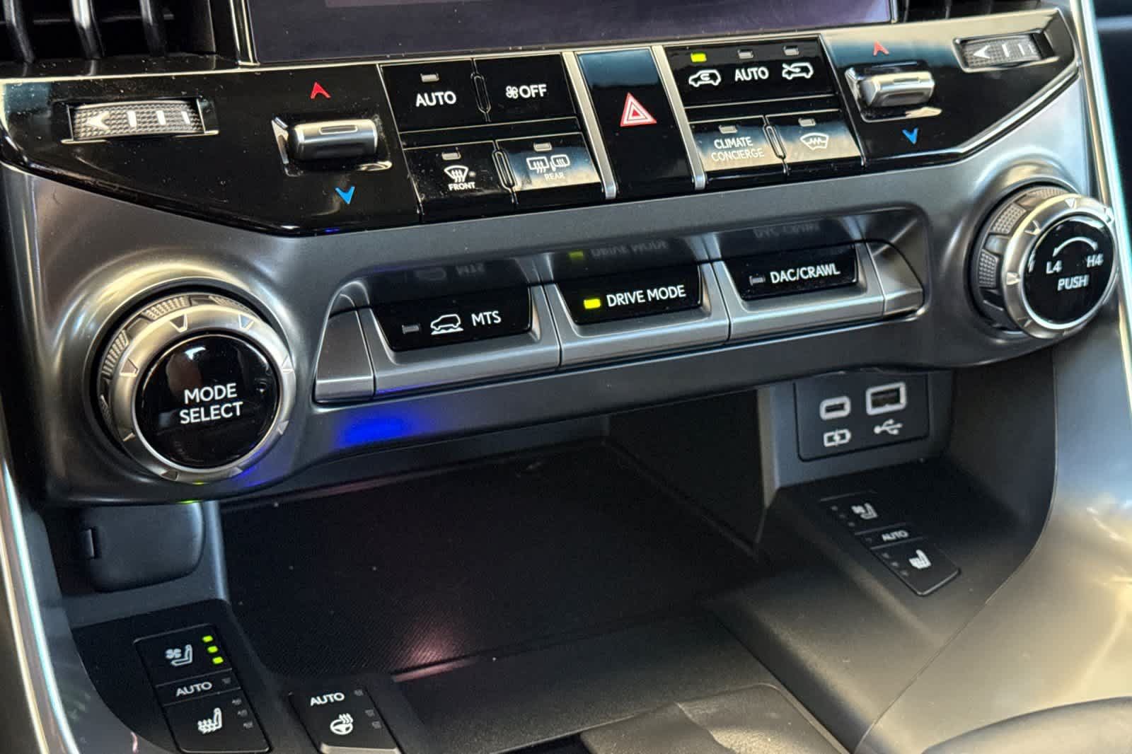 Used 2023 Lexus LX 600 4WD w/ Ultra Luxury Package image 24