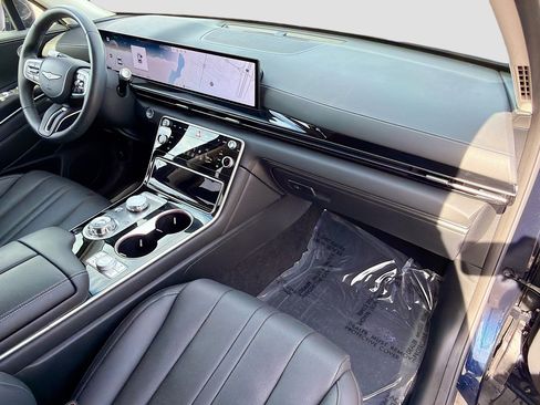 Used 2025 Genesis GV80 2.5T image 14