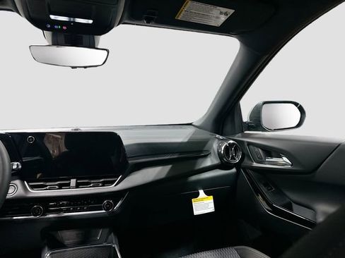 New 2026 Chevrolet Equinox LT w/ Safety and Technology Package FWD image 26