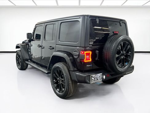 Used 2023 Jeep Wrangler Unlimited Sahara w/ Cold Weather Group AWD/4WD image 6