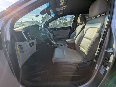 Used 2021 Kia Sportage S image 11