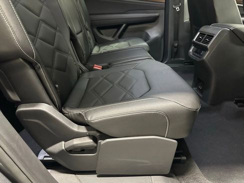 Used 2025 Volkswagen Atlas SE image 56