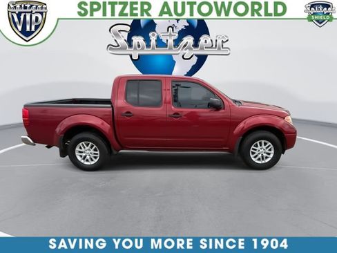 Used 2019 Nissan Frontier SV image 2