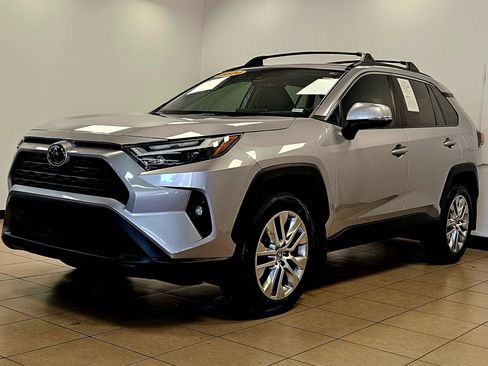 Used 2024 Toyota RAV4 XLE Premium image 2