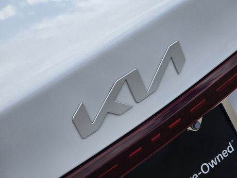 Used 2023 Kia Forte LXS image 8