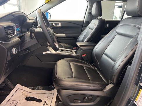 Used 2022 Ford Explorer XLT w/ Equipment Group 202A image 23