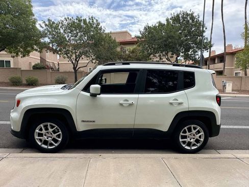 Used 2020 Jeep Renegade Latitude w/ Popular Equipment Group FWD image 5
