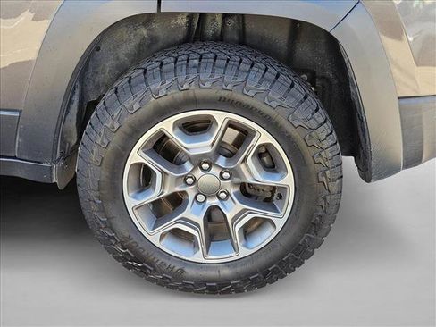 Used 2022 Jeep Cherokee Trailhawk image 23