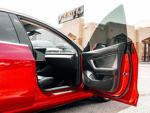 Used 2020 Tesla Model 3 Performance image 38