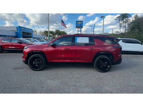 Used 2025 Chevrolet Traverse RS image 5