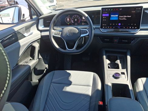 Certified 2026 Volkswagen Tiguan SE AWD/4WD image 10