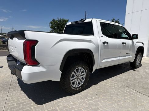 Used 2025 Toyota Tundra SR5 w/ SR5 Convenience Package AWD/4WD image 5