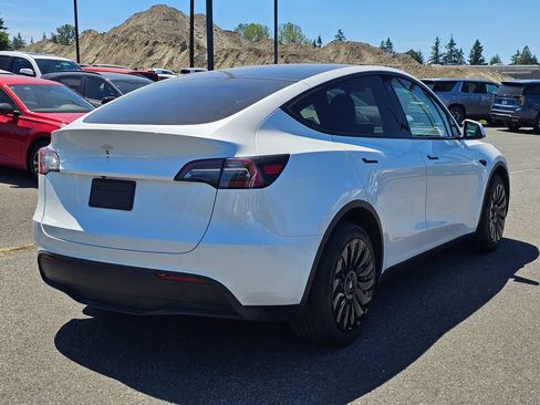 Used 2023 Tesla Model Y Long Range AWD/4WD image 5