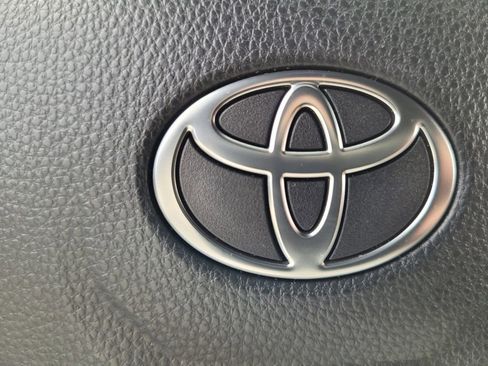 Certified 2025 Toyota Tacoma SR5 image 28