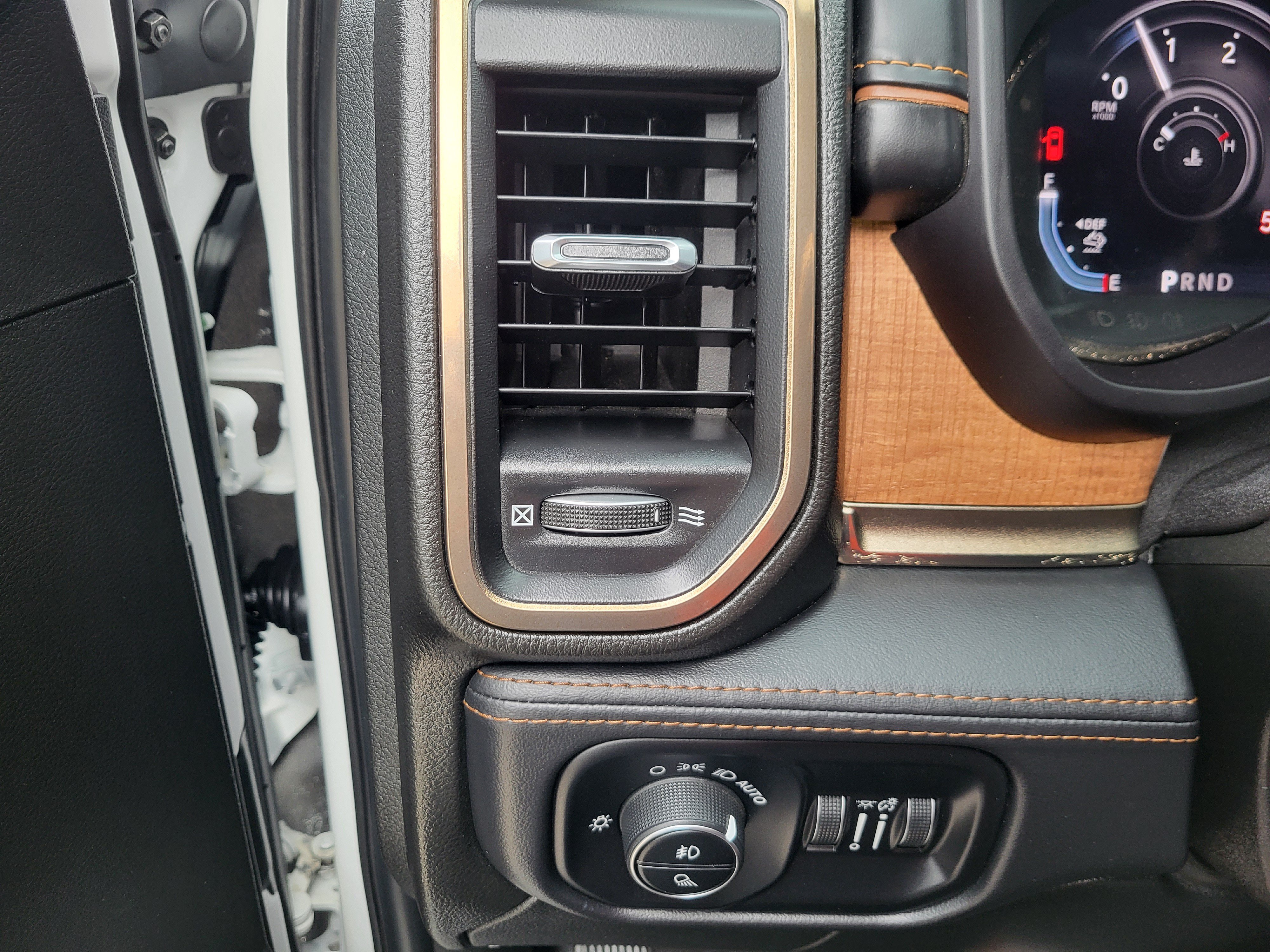 Used 2023 RAM 2500 Limited AWD/4WD image 23