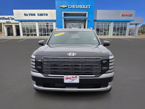 Used 2026 Hyundai Palisade Calligraphy FWD image 2