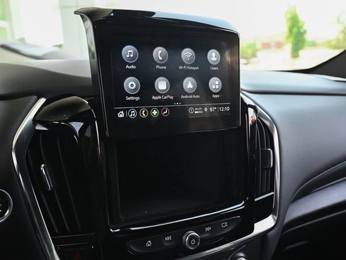 Used 2023 Chevrolet Traverse LT FWD image 30