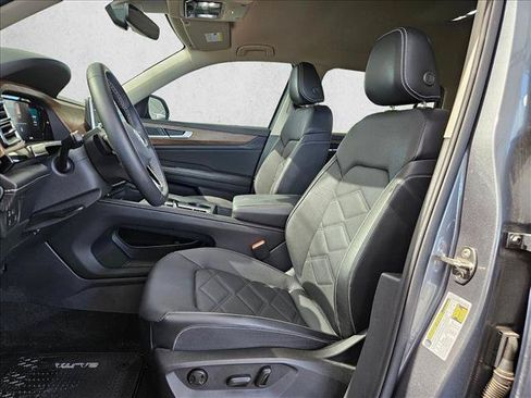 Used 2024 Volkswagen Atlas SE FWD image 14