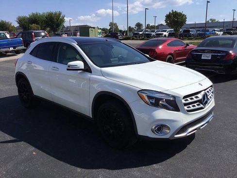 Used 2019 Mercedes-Benz GLA 250 4MATIC w/ Premium Package image 8