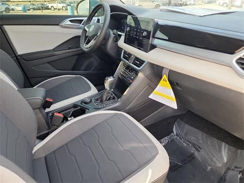 New 2026 Volkswagen Taos SE image 16