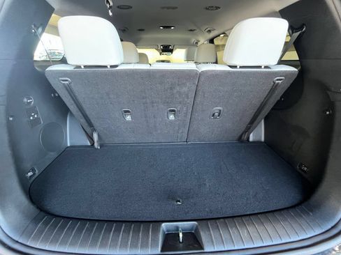Used 2025 Hyundai Palisade SEL FWD image 30