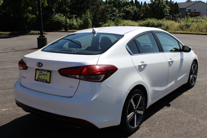 Used 2017 Kia Forte EX FWD image 4