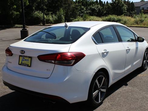 Used 2017 Kia Forte EX FWD image 4