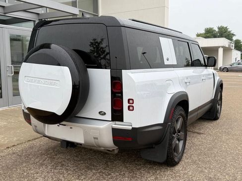 Used 2023 Land Rover Defender 130 SE AWD/4WD image 3