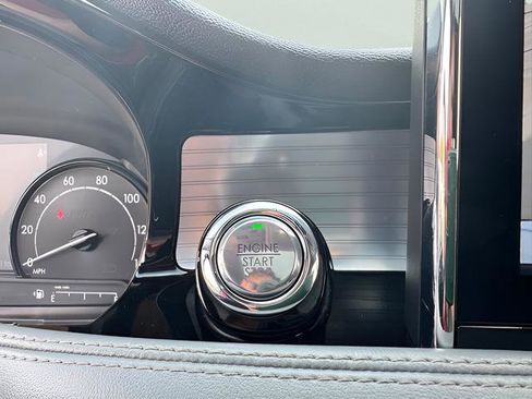 Used 2020 Lincoln Corsair Reserve w/ Appearance Package image 32