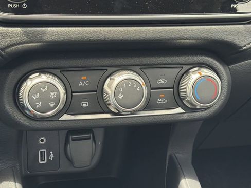 Certified 2025 Nissan Versa S w/ S Plus Package FWD image 7