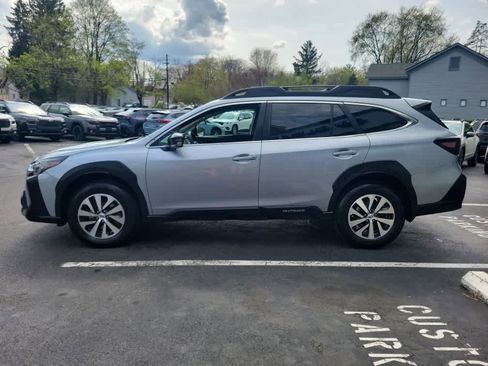 Used 2023 Subaru Outback Premium image 7