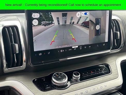 Used 2026 Ford Expedition Platinum w/ Driver's Package AWD/4WD image 6