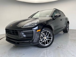 Used 2025 Porsche Macan video 1