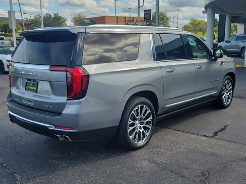Used 2025 GMC Yukon XL Denali w/ Sun & Power Step Package AWD/4WD image 4