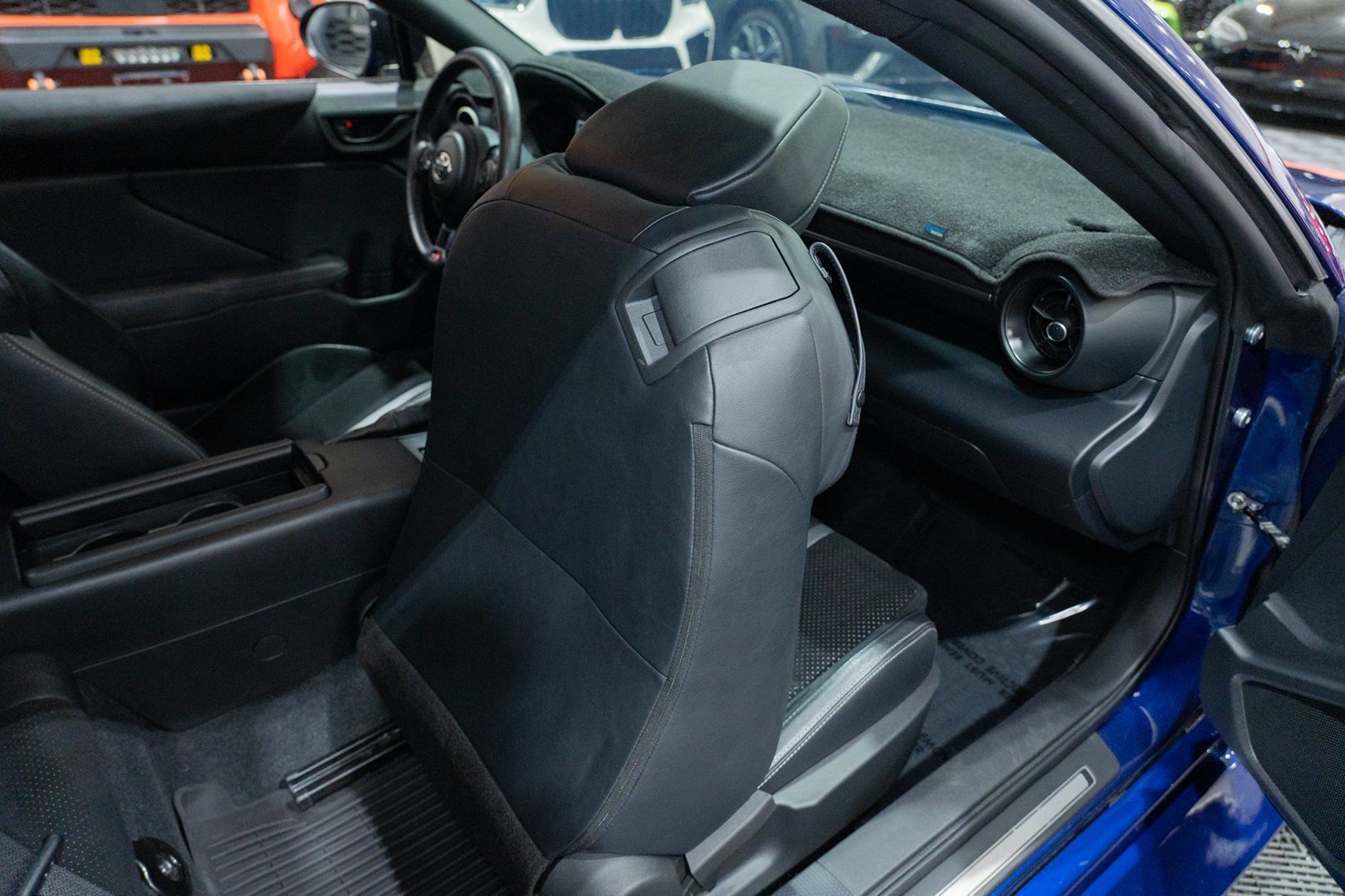 Used 2022 Toyota GR86 Premium w/ ALL Weather Mat Package (TMS) RWD image 29
