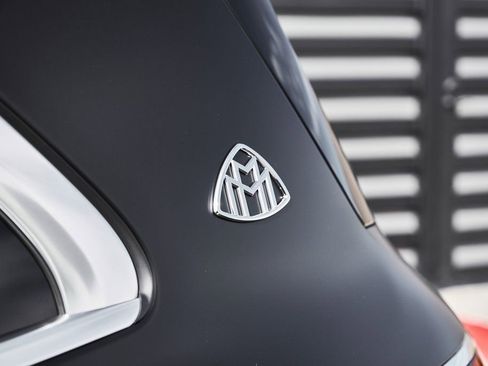 Used 2024 Mercedes-Benz Maybach GLS 600 4MATIC image 11