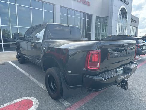 Used 2025 RAM 3500 Laramie image 8