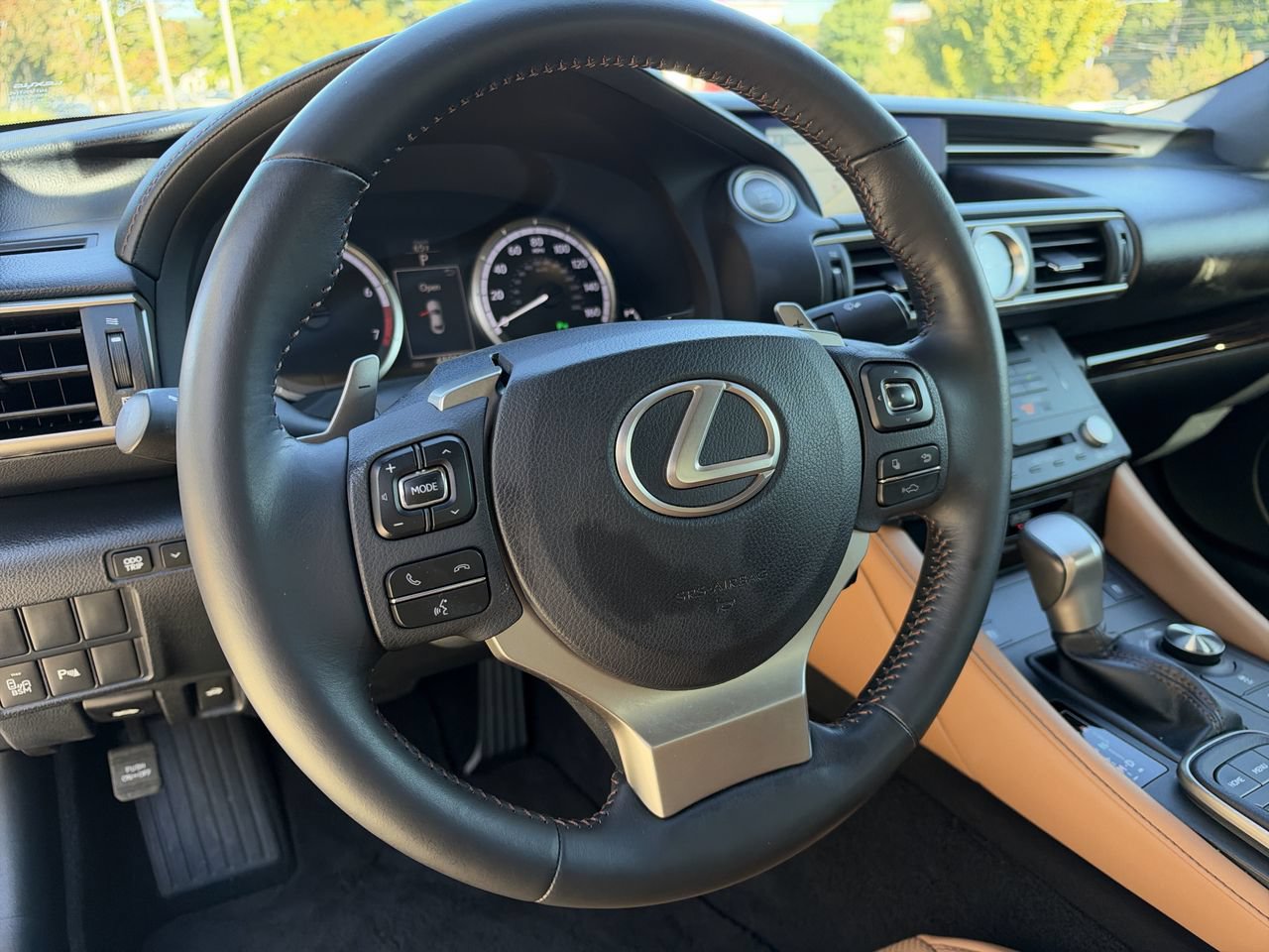 Used 2015 Lexus RC 350 w/ Luxury Package RWD image 20