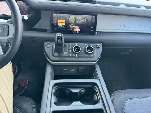 Used 2024 Land Rover Defender 110 X-Dynamic SE image 23